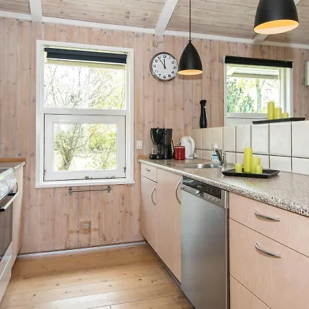 Дом отдыха 9 Person Holiday In