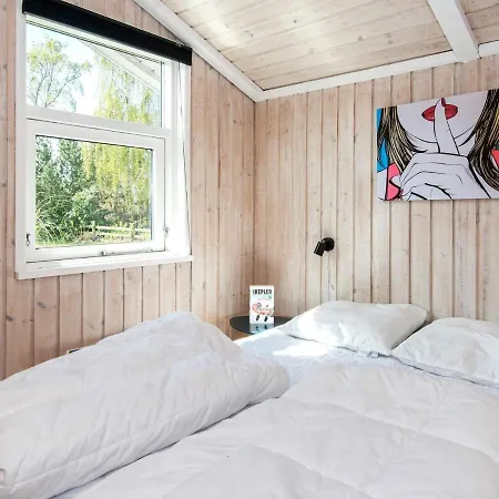 Дом отдыха 9 Person Holiday In