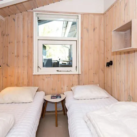 9 Person Holiday In *